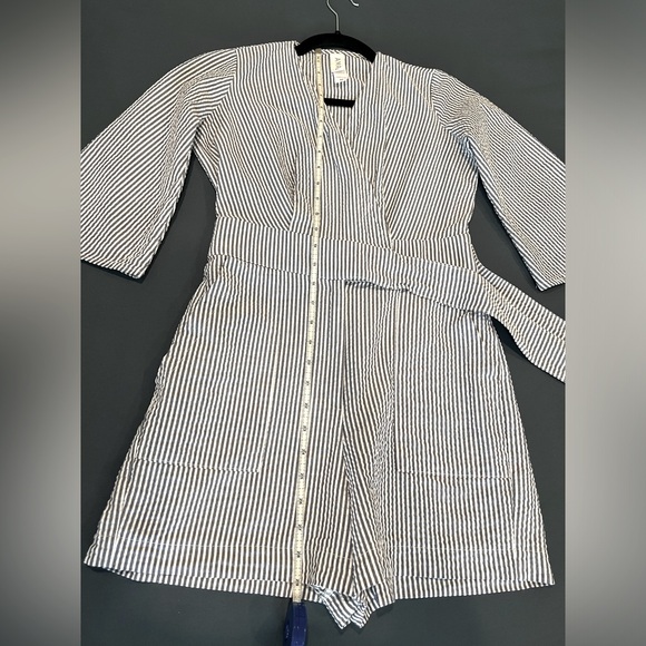 Anthropologie Amadi Striped Cotton Short Romper Faux Wrap Flare Sleeves Size XS - Picture 11 of 11